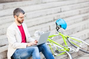 Lee más sobre el artículo La Certificación CFE reconocerá a las empresas que promuevan los viajes al trabajo en bicicleta