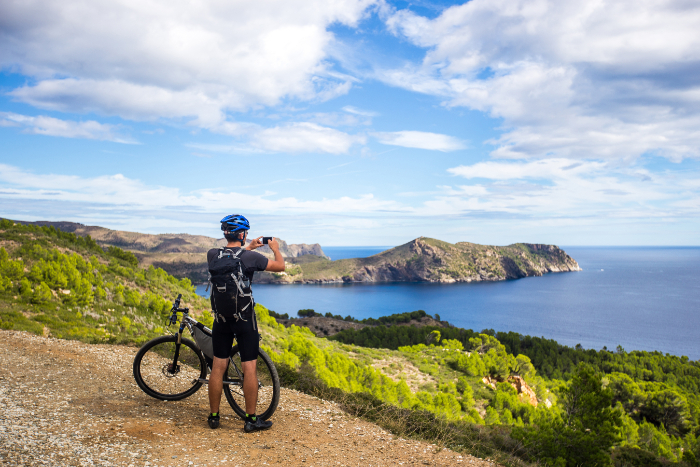 Lee más sobre el artículo Mallorca sobre dos ruedas, destino soñado de todo ciclista